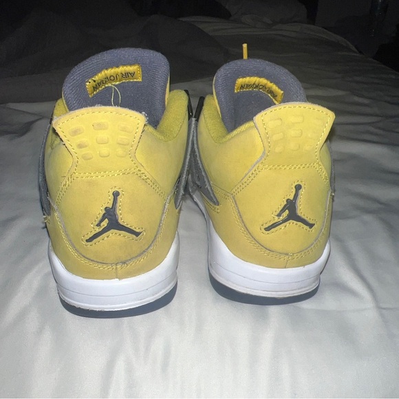 Jordan 4 Lightning size 5.5y no box used no insoles - Picture 7 of 7